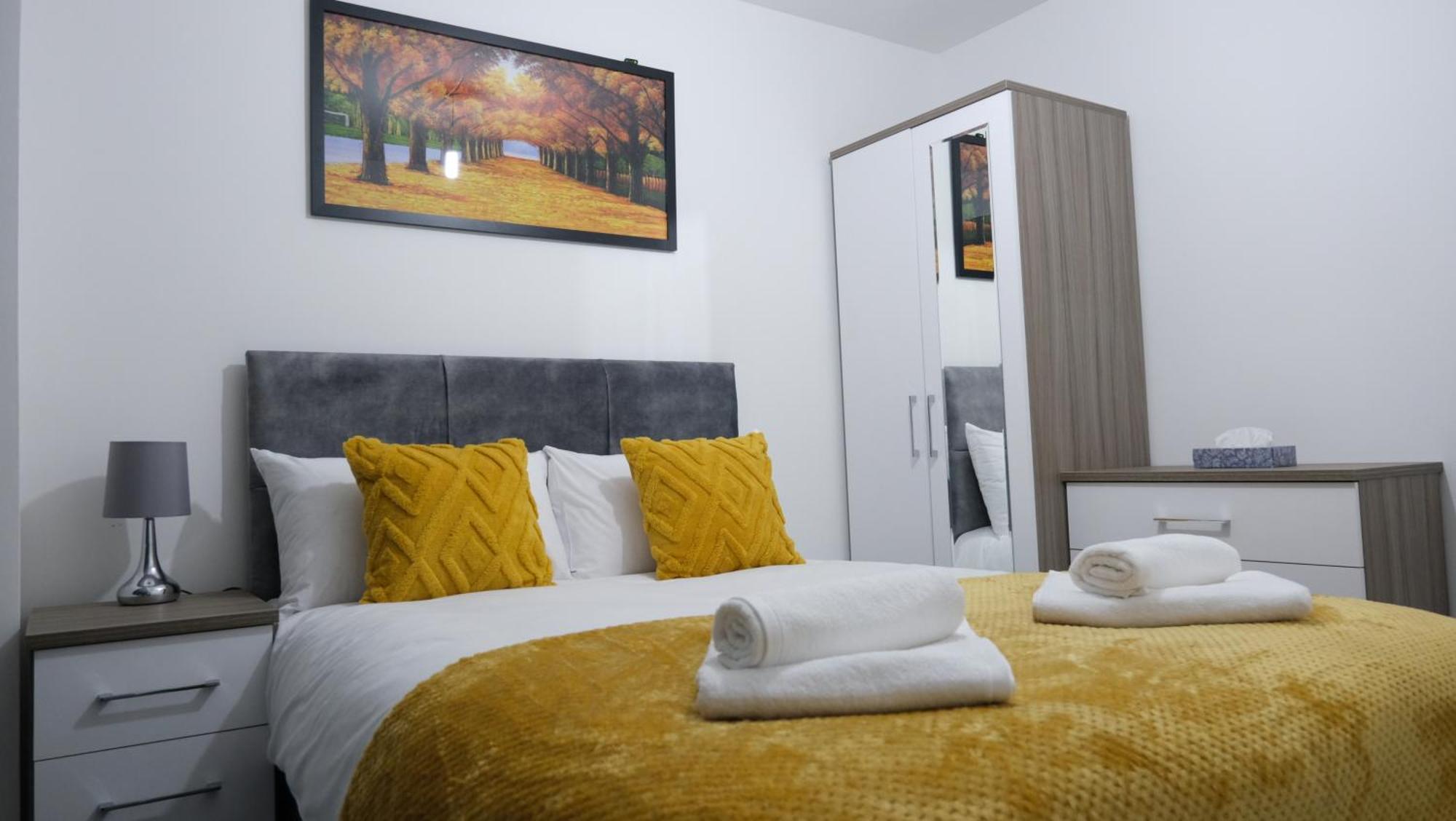 Modernized Three Bedroom House Near City Stadium, Attractions, City Centre - Sky N Netflix - Convenient Transport Manchester Exterior photo
