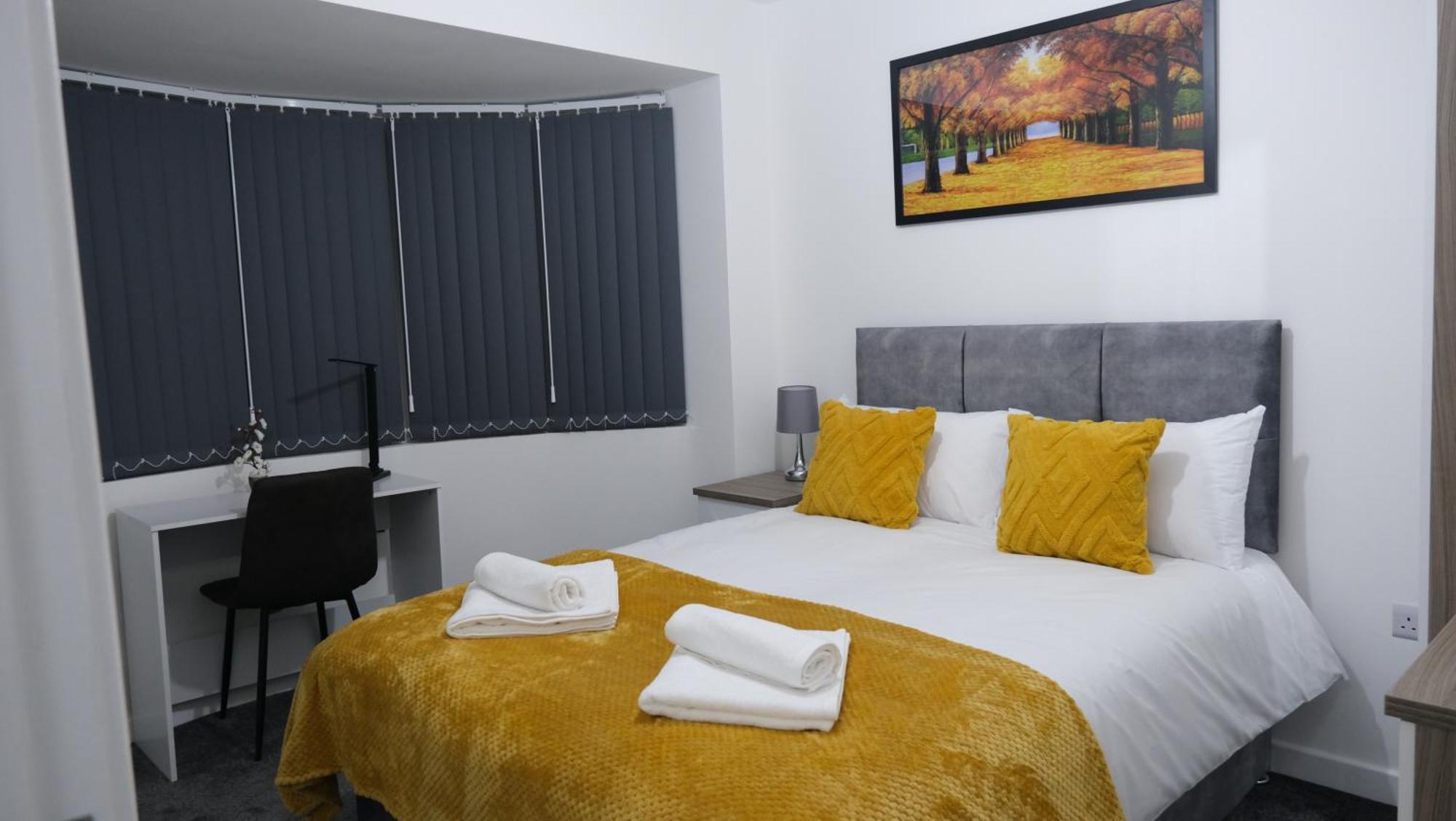 Modernized Three Bedroom House Near City Stadium, Attractions, City Centre - Sky N Netflix - Convenient Transport Manchester Exterior photo