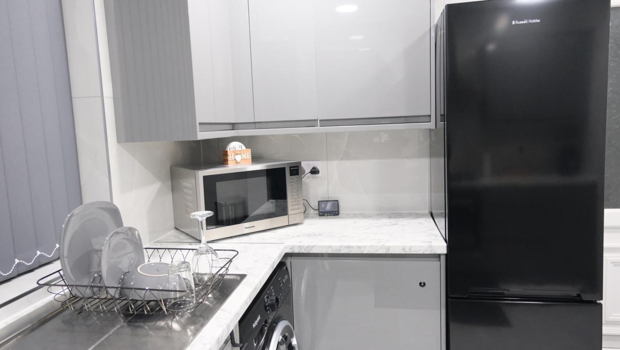 Modernized Three Bedroom House Near City Stadium, Attractions, City Centre - Sky N Netflix - Convenient Transport Manchester Exterior photo