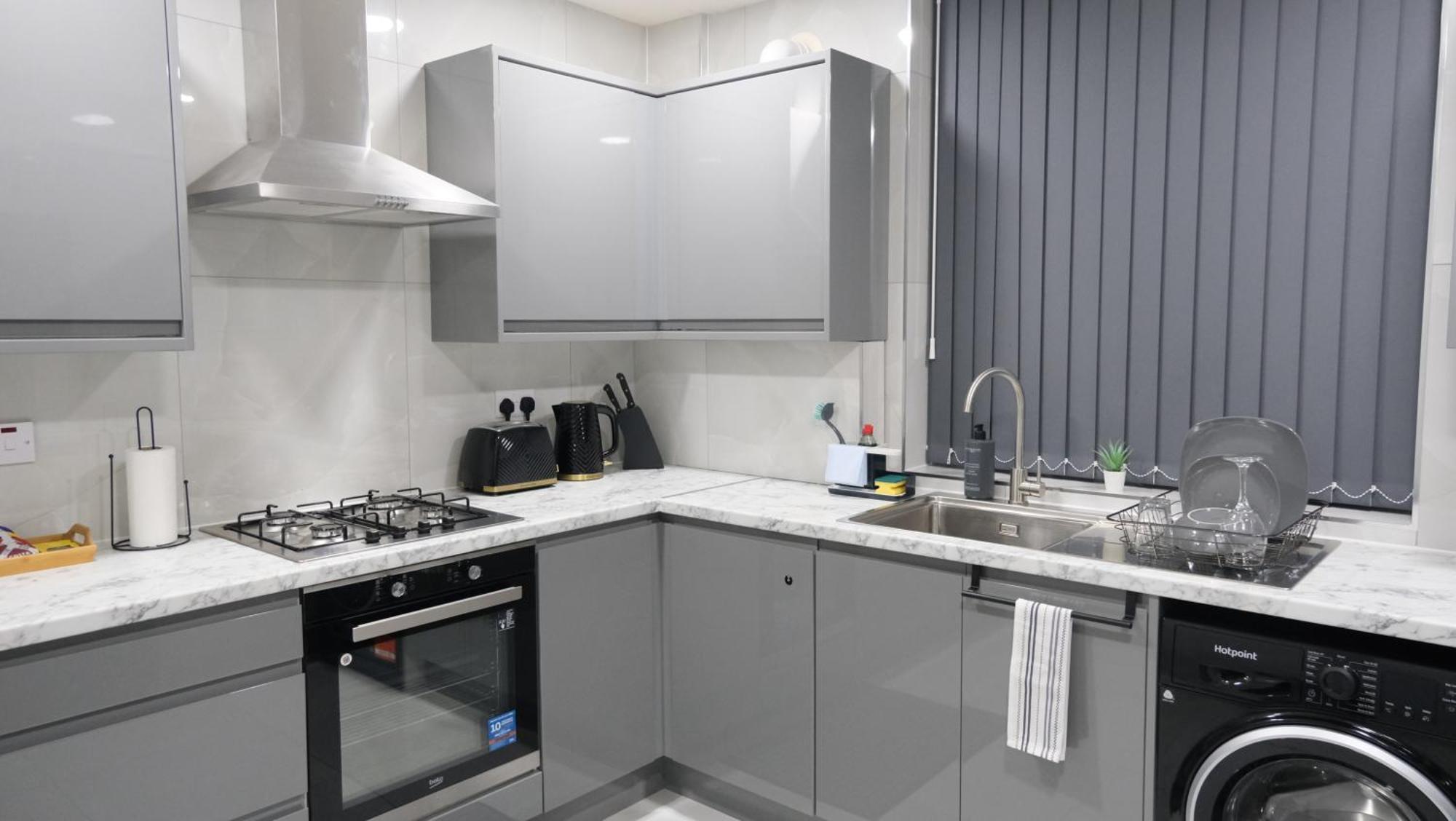 Modernized Three Bedroom House Near City Stadium, Attractions, City Centre - Sky N Netflix - Convenient Transport Manchester Exterior photo